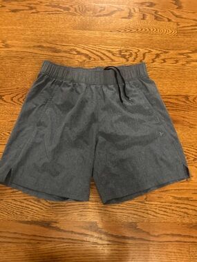 Old Navy Men’s Heathered Gray Active Shorts